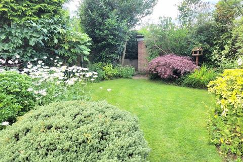 2 bedroom maisonette to rent, Blake Street, Sutton Coldfield B74