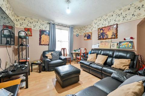 3 bedroom flat for sale, Falmouth Road, Elephant and Castle, London, SE1