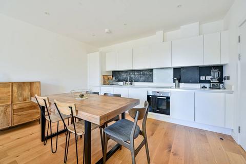 2 bedroom flat for sale, Waleorde Road, Elephant and Castle, London, SE17