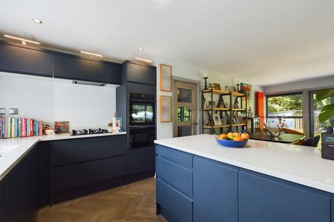 3a Burney Bit, Pamber Heath, Tadley, RG26 3TJ