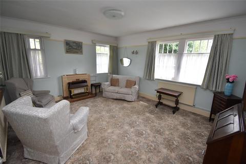 2 bedroom bungalow for sale, The Avenue, Luton, Bedfordshire, LU4