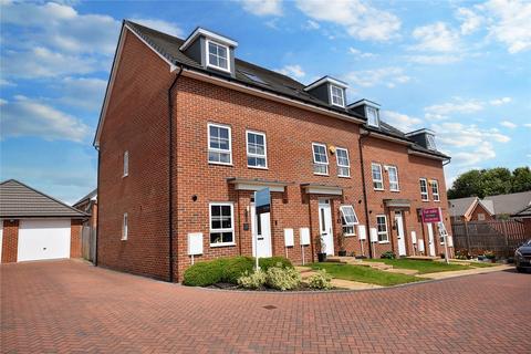 3 bedroom townhouse for sale, Peck Field Rise, Micklefield, Leeds