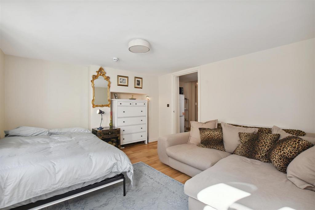 Bedroom 3.jpg