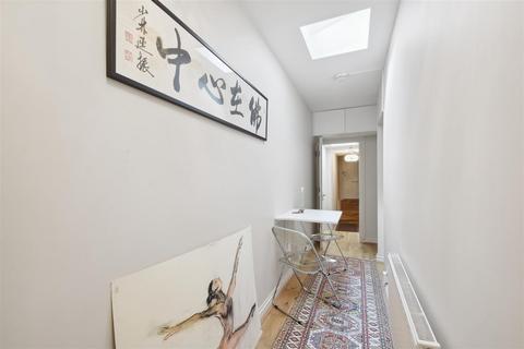 Studio for sale, Alexandra Road, London