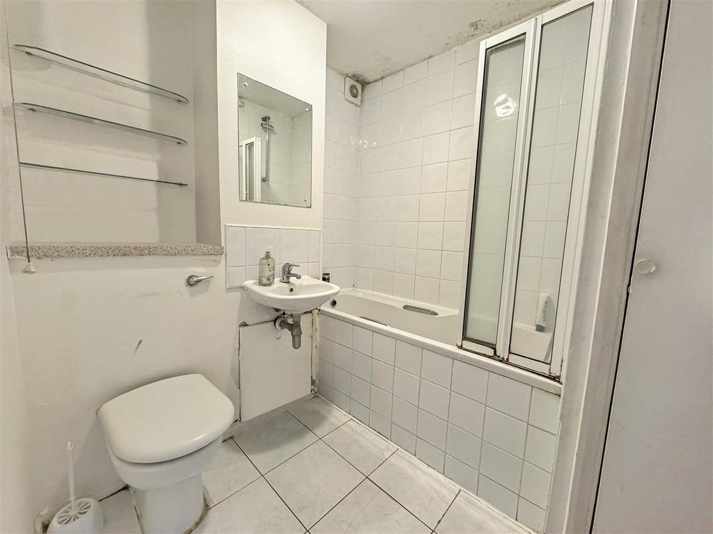 Bathroom.jpeg