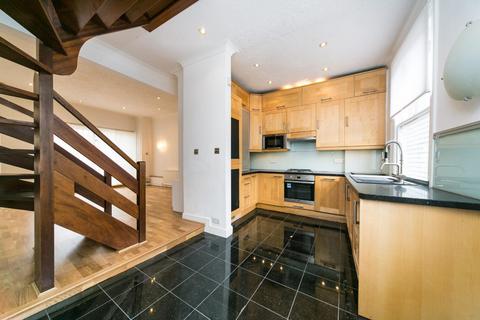 2 bedroom flat to rent, Maryon Mews, Hampstead NW3