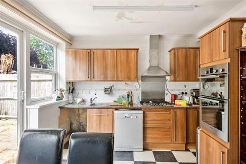 48 Berkeley Waye, Hounslow, TW5 9HL
