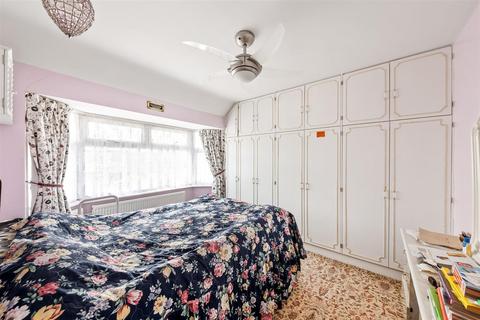 48 Berkeley Waye, Hounslow, TW5 9HL