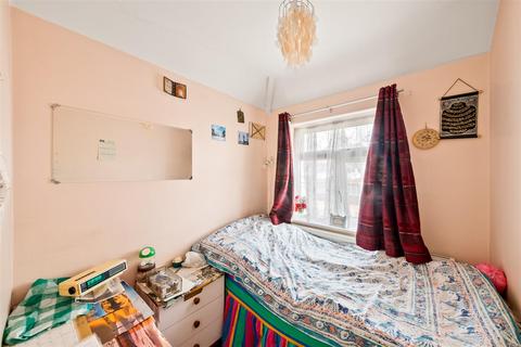 48 Berkeley Waye, Hounslow, TW5 9HL