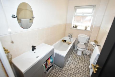 4 bedroom detached house for sale, Furtherwick Road, Canvey Island SS8