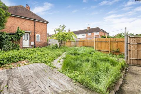 60 Lamerton Road, Reading, RG2 8AS