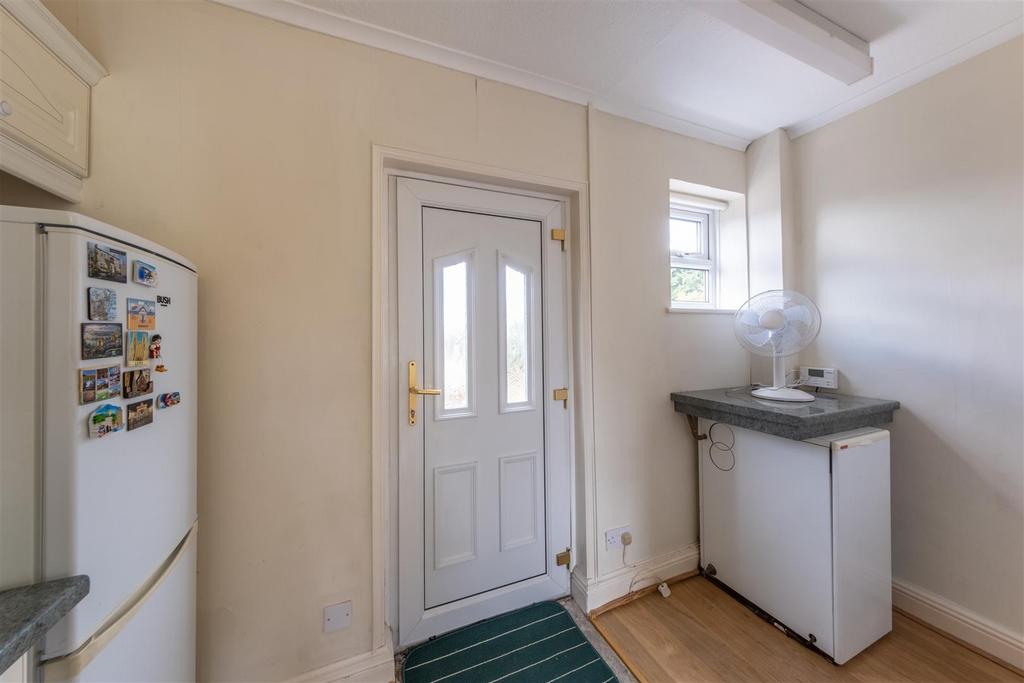 1 Edgewell Lane-005.jpg