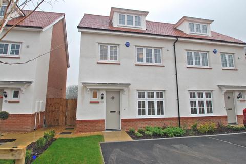 3 bedroom semi-detached house to rent, Richards Street, Woodford, Cheshire