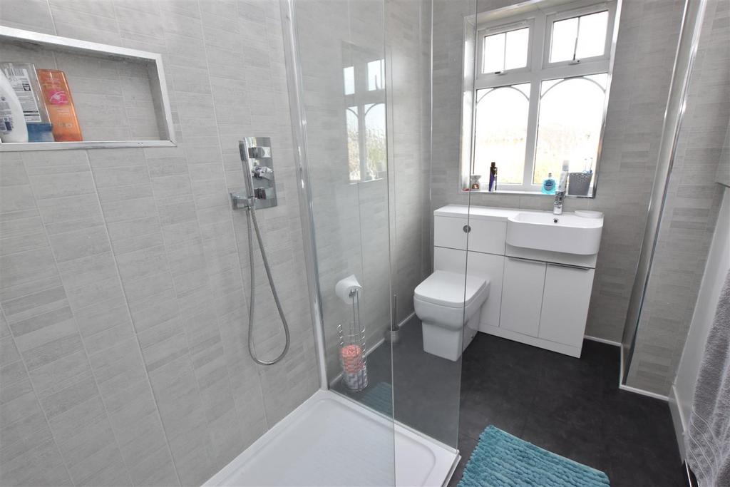 En suite shower room