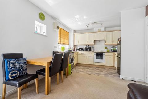 2 bedroom flat for sale, School Meadow, Guildford