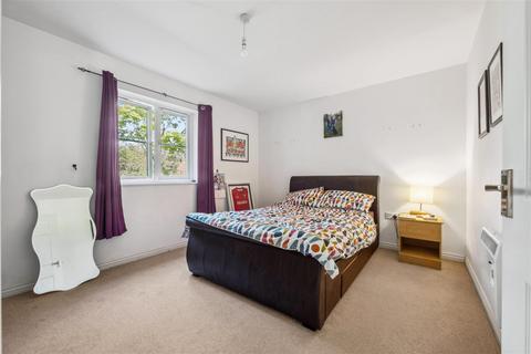 2 bedroom flat for sale, School Meadow, Guildford