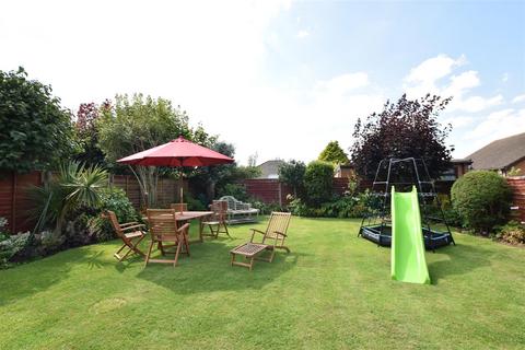 2 Cambrian Way, Holton Le Clay, Grimsby, DN36 5DE