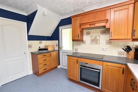 2 Cambrian Way, Holton Le Clay, Grimsby, DN36 5DE