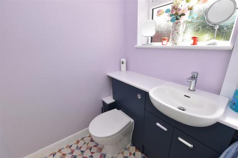 2 Cambrian Way, Holton Le Clay, Grimsby, DN36 5DE