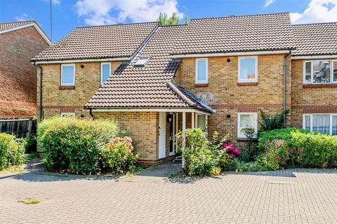 17 Farriers Road, Epsom, KT17 1LP