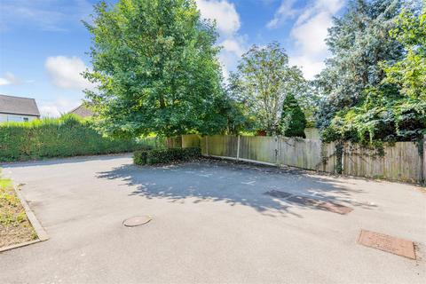 17 Farriers Road, Epsom, KT17 1LP