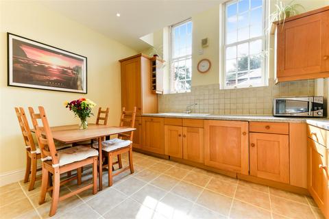 2 bedroom flat for sale, Sandy Mead, Epsom