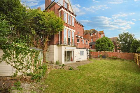 3 bedroom flat for sale, Enys Road, Eastbourne