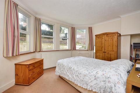 3 bedroom flat for sale, Enys Road, Eastbourne