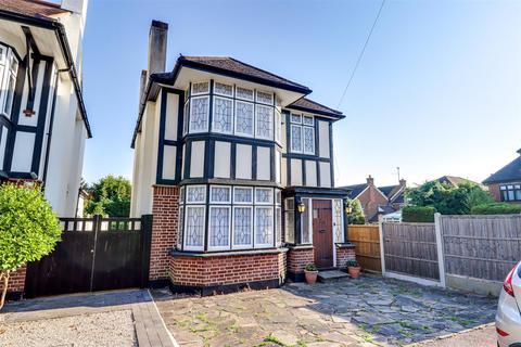 3 bedroom detached house for sale, Bonchurch Avenue, Leigh-on-Sea SS9