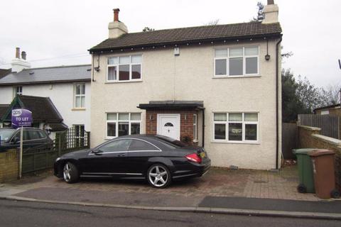 3 bedroom detached house to rent, 108 Lion RoadBexleyheathKent