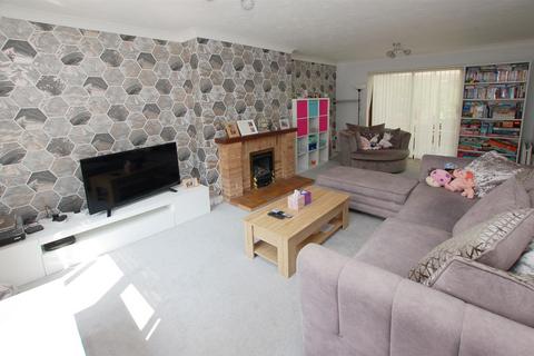 4 bedroom detached house for sale, Goldfinch Close, Paddock Wood, Tonbridge