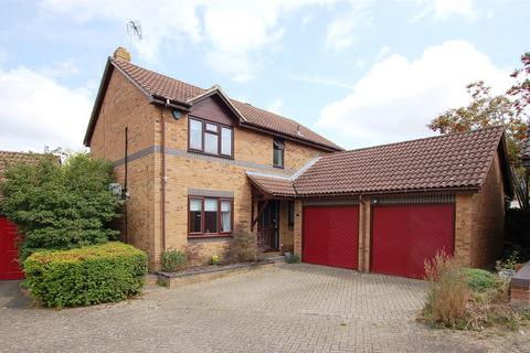 4 bedroom detached house for sale, Goldfinch Close, Paddock Wood, Tonbridge