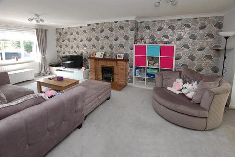 5 Goldfinch Close, Paddock Wood, Tonbridge, TN12 6XW