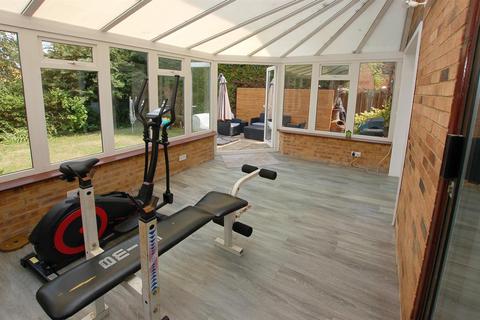 5 Goldfinch Close, Paddock Wood, Tonbridge, TN12 6XW