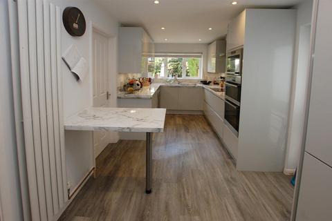 5 Goldfinch Close, Paddock Wood, Tonbridge, TN12 6XW