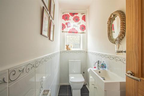 20 Shurnhold, Melksham, SN12 8DG