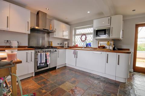 4 bedroom detached house for sale, Northfield Close, South Cave, Brough