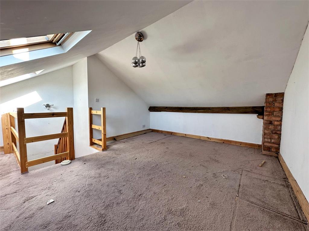 Attic Room 785