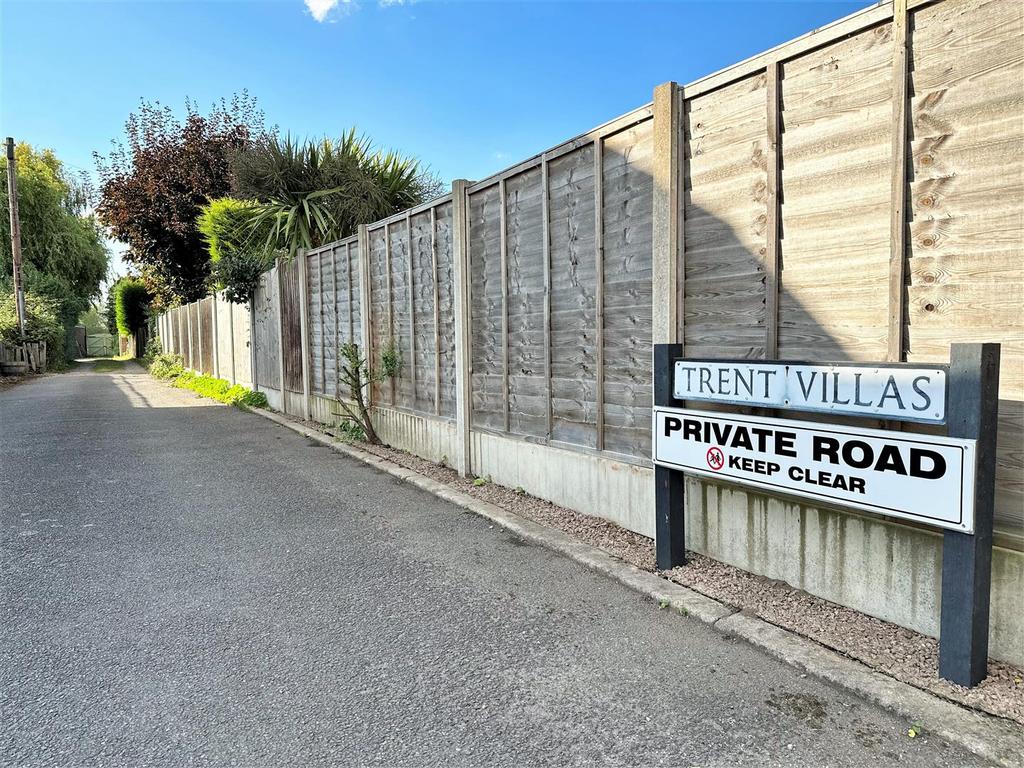 Private Road Approach 833