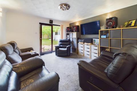 2 bedroom detached bungalow for sale, Kennett Gardens, Abbeymead, Gloucester