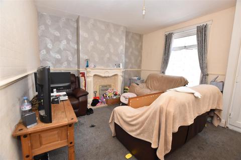 2 bedroom end of terrace house for sale, Estcourt Street, Hull