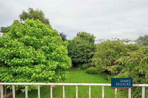 4 bedroom detached house for sale, Burnmill Road, Market Harborough