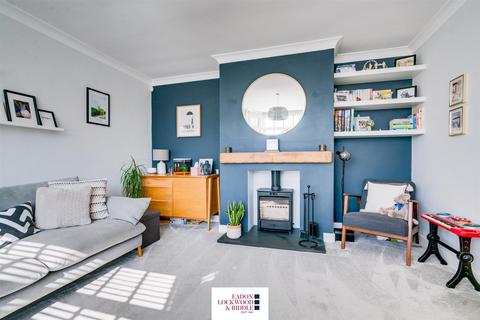 undefined, Hall Crescent