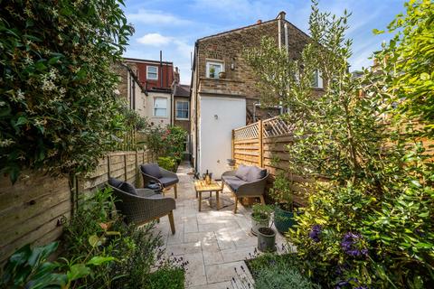 6 University Road, London, SW19 2BX