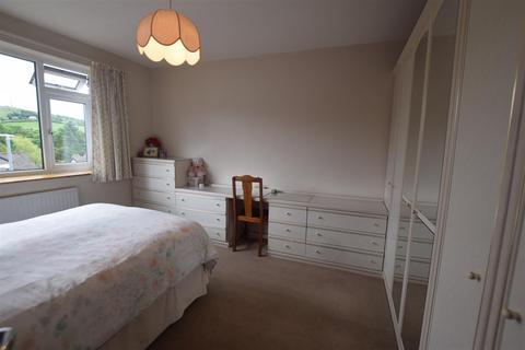 4 Burnside, Stalybridge, SK15 2SN