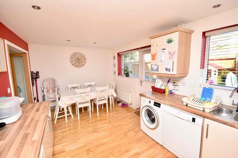 3 bedroom end of terrace house for sale, Johnson Drive, Leighton Buzzard, LU7 4RT