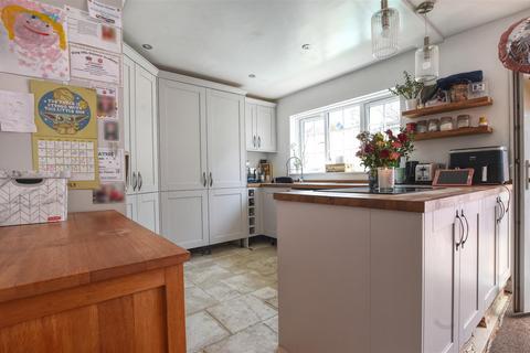 4 bedroom semi-detached house for sale, Quebec Close, Bexhill-On-Sea