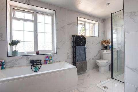 35 Quebec Close, Bexhill-on-sea, TN39 4HX