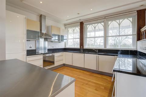 3 bedroom penthouse to rent, NORTH END WAY, HAMPSTEAD, NW3