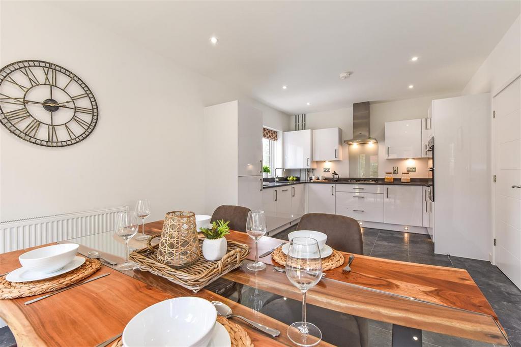 Kitchen &amp; Dining Area